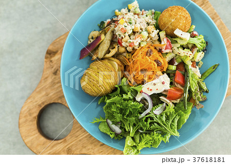 カフェ　食べ物 37618181