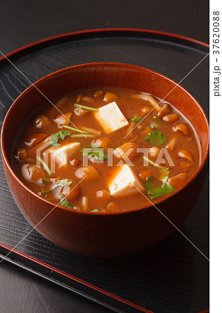 なめこの味噌汁 37620088