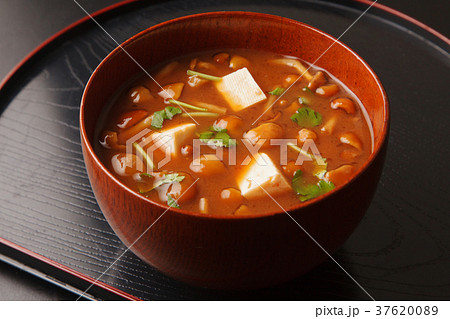 なめこの味噌汁 37620089