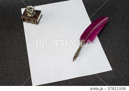 Retro style filtered photo Sheet of paper pen retr 37621108