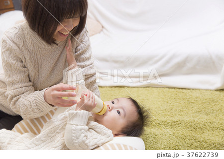 授乳 授乳 37622739