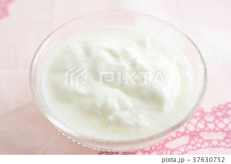ヘルシーなヨーグルト 37630752