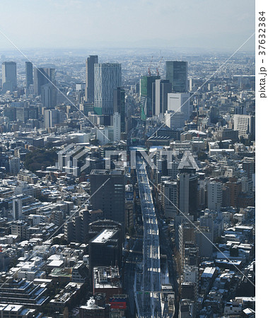 日本の東京都市景観「渋谷の高層ビル群などを望む」＝都内4年ぶり大雪一夜明け・2018年1月23日撮影 37632384