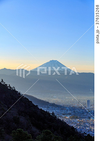 【山梨県】甲府市と富士山 37635268