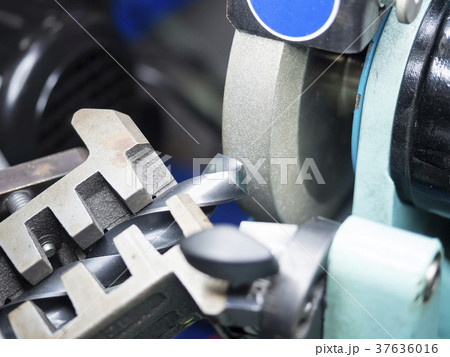 grinding cutting tool by grinding machine 37636016