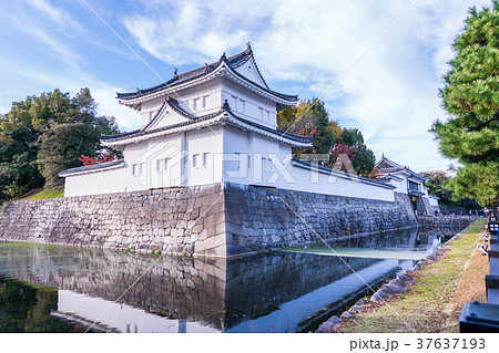 日本の風景 京都 秋の二条城 東南隅櫓の写真素材