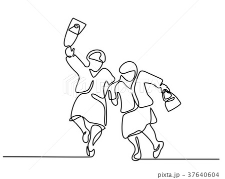 Elderly women friends walking 37640604