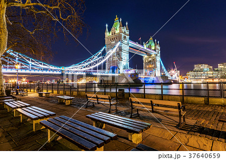 Tower bridge night view 37640659