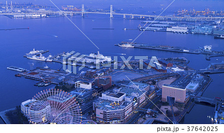 横浜風景　トワイライト 37642025