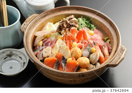 海鮮鍋　冬の味覚 37642694