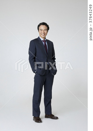 笑顔 微笑 微笑み 37643249