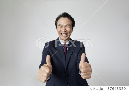 笑顔 微笑 微笑み 37643320