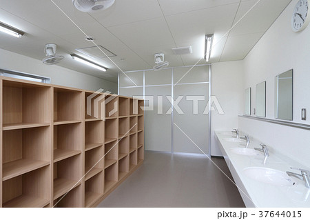 脱衣室 37644015