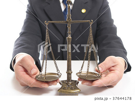 弁護士と天秤 弁護士と天秤 37644178