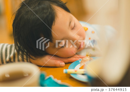3 years old 37644915