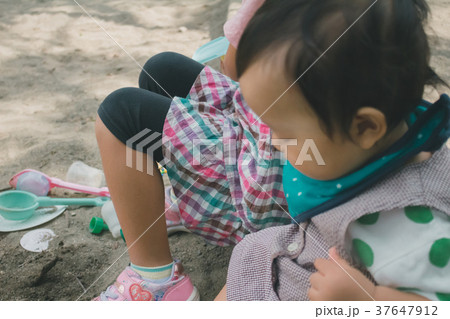 1 year old & 6 years old 1 year old & 6 years old 37647912