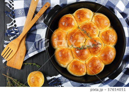 soft and fluffy homemade dinner rolls 37654051