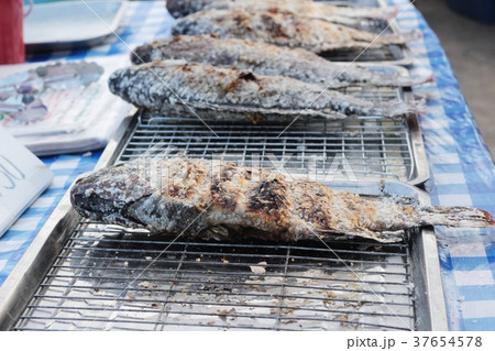 Grilled fish on the stove. Grilled fish on the stove. 37654578
