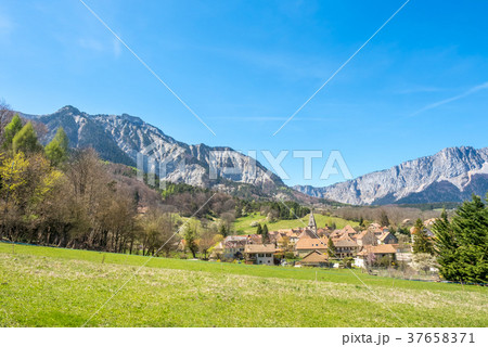 Houses in Chichilianne in France 37658371