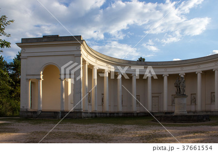 The Three Gracie Temple 37661554