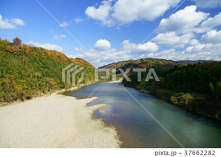 川のある風景(秋)1 川のある風景(秋)1 37662282