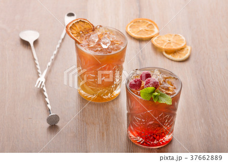 Berry and citrus chewy baverages 37662889