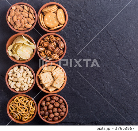 Mix of snacks 37663967