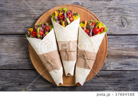 Burrito with beef Burrito with beef 37664588