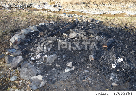 焚き火あと 37665862