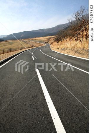 くじゅう連山をめぐるドライブコース　ぐるっとくじゅう周遊道路 37667332