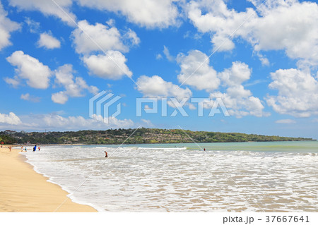 バリ島ジンバランビーチ 37667641