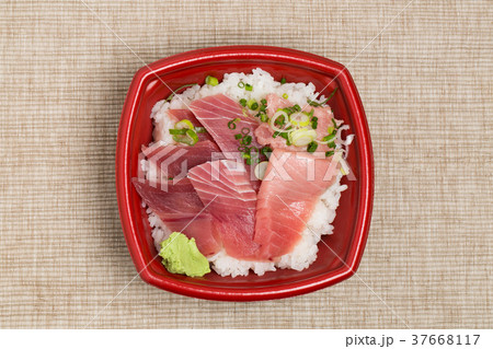 海鮮丼 37668117