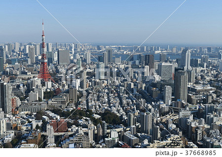 日本の東京都市風景「東京タワーなどを望む」=大雪の一夜明けで広がる青空・2018年1月23日撮影 日本の東京都市風景「東京タワーなどを望む」=大雪の一夜明けで広がる青空・2018年1月23日撮影 37668985