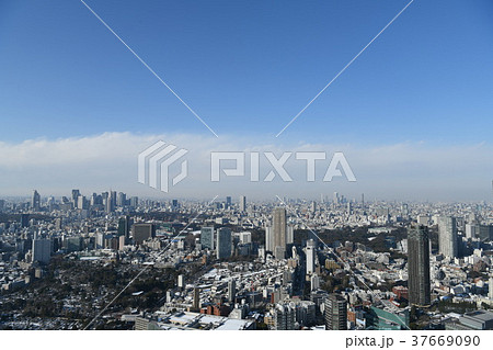日本の東京都市風景「新宿や池袋の高層ビル群などを望む」=大雪の一夜明けで広がる青空・1月23日撮 日本の東京都市風景「新宿や池袋の高層ビル群などを望む」=大雪の一夜明けで広がる青空・1月23日撮 37669090
