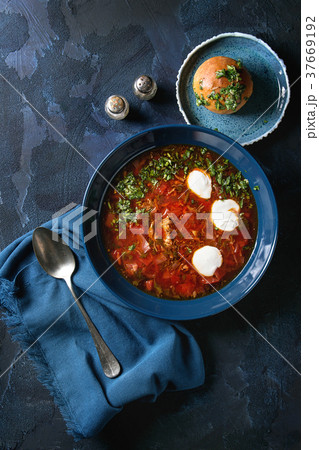 Traditional borscht soup Traditional borscht soup 37669192