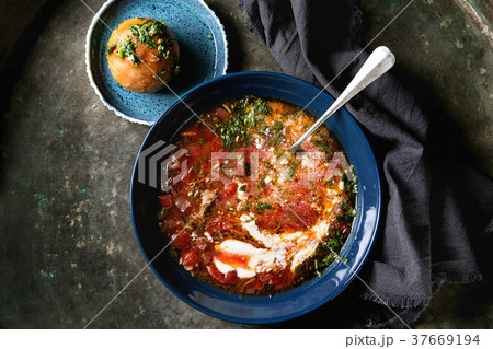 Traditional borscht soup Traditional borscht soup 37669194
