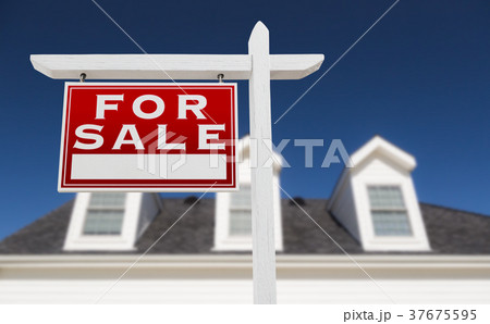 Left Facing For Sale Real Estate Sign 37675595