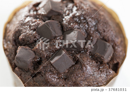 チョコマフィン シンプル・白バックの写真 チョコマフィン シンプル・白バックの写真 37681031