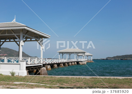 Asadang Bridge of Koh Si Chang important places. Asadang Bridge of Koh Si Chang important places. 37685920
