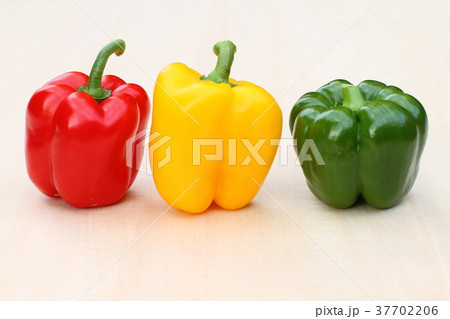 三色のパプリカ 三色のパプリカ 37702206