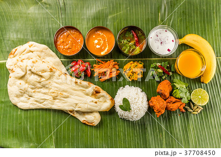典型的なインドカレー Typical Indian curry set 典型的なインドカレー Typical Indian curry set 37708450