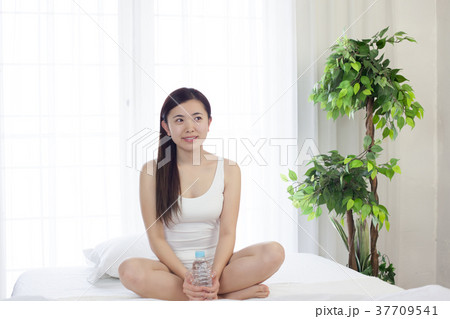 ベット 女性 水 ベット 女性 水 37709541
