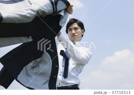 ビジネス　ビジネスマン　男性 37710313