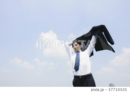 ビジネス　ビジネスマン　男性 37710320