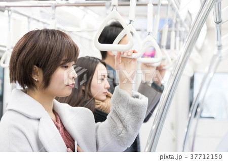 電車 日本人 撮影協力・京王電鉄株式会 電車 日本人 撮影協力・京王電鉄株式会 37712150
