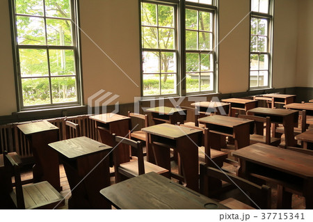 昔の学校の教室風景 37715341