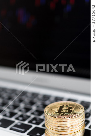 仮想通貨・ビットコインの取引イメージ 仮想通貨・ビットコインの取引イメージ 37715642