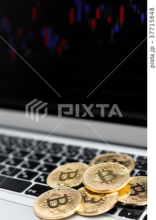 仮想通貨・ビットコインの取引イメージ 仮想通貨・ビットコインの取引イメージ 37715648