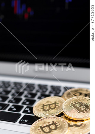 仮想通貨・ビットコインの取引イメージ 仮想通貨・ビットコインの取引イメージ 37715655
