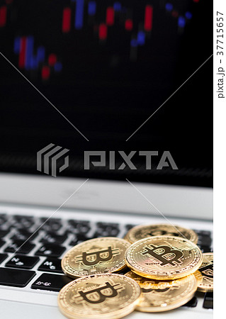仮想通貨・ビットコインの取引イメージ 仮想通貨・ビットコインの取引イメージ 37715657